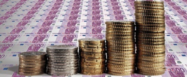 EURO-Banknoten und M&uuml;nzen (Quelle: pixabay.com)