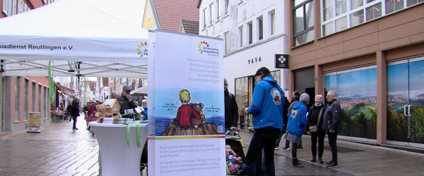 Kinderhospizdienst auf dem Marktplatz (Quelle: RIK)